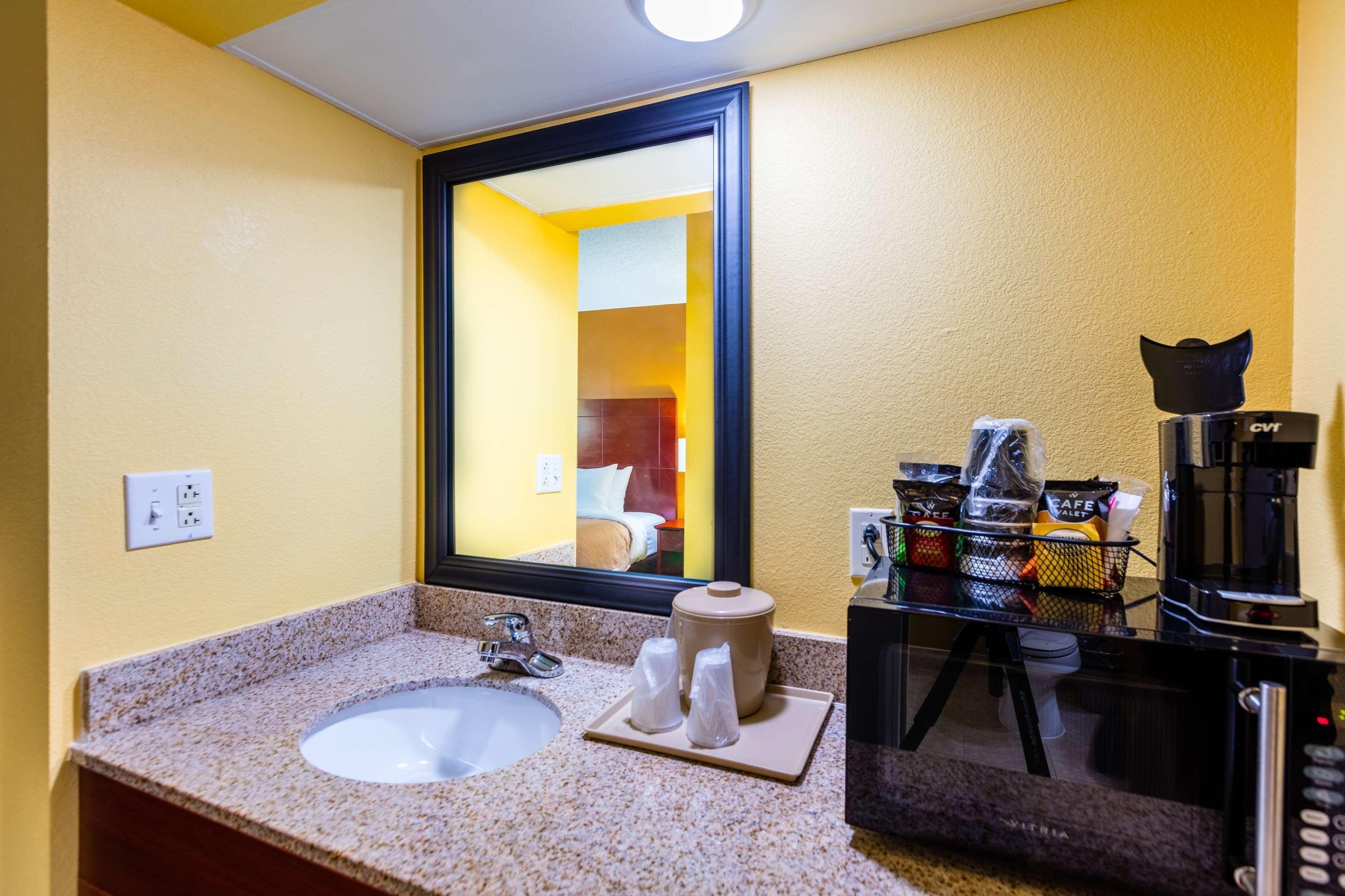 Prestige Radium Hot Springs Resort, Worldhotels Crafted Exteriér fotografie